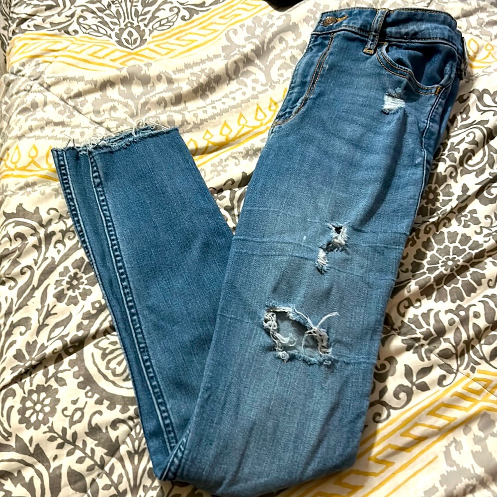 High rise ripped Hollister jeans